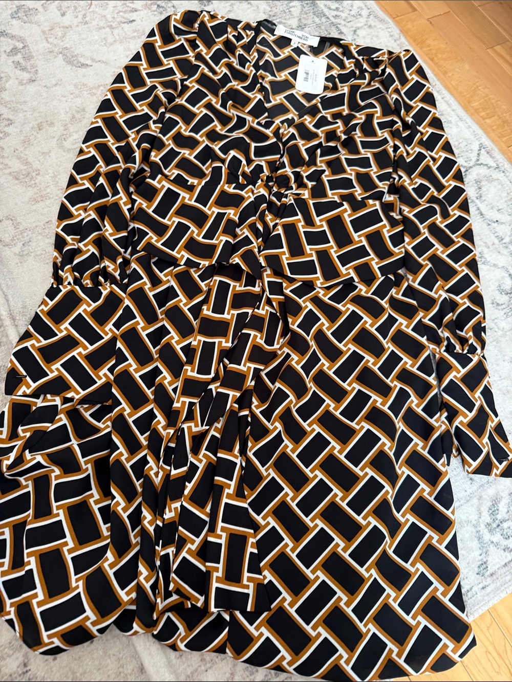 Diane Von Furstenberg Black and Mustard Geometric Tie-Front Blouse lynnz dress 2
